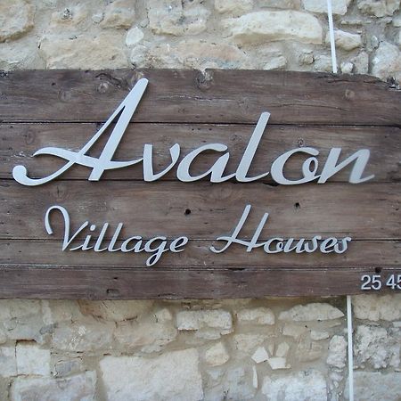 Avalon Village Houses 레메소스 외부 사진